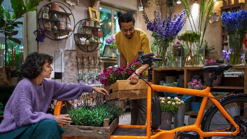 Selbstständige Floristin mit Job-Lastenrad